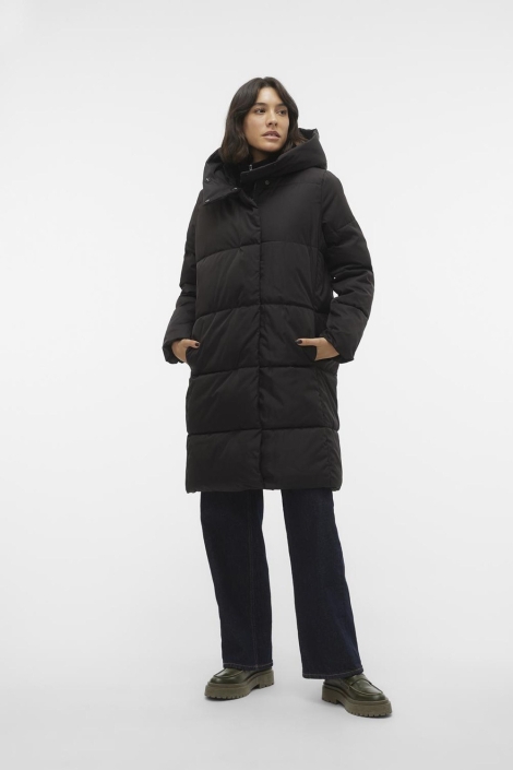 Vero Moda zwarte dames jas | Model vooraanzicht