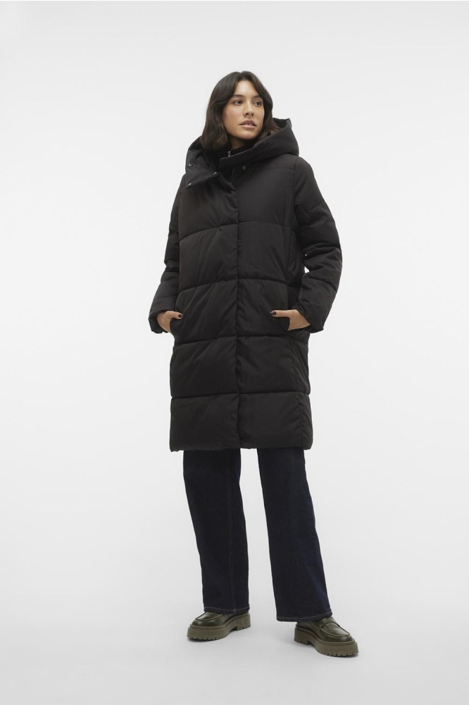 Vero Moda zwarte dames jas | Model vooraanzicht