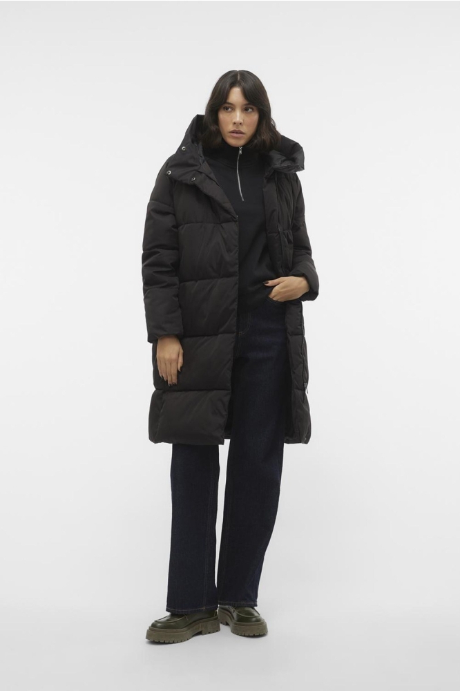 Vero Moda zwarte dames jas | Model vooraanzicht