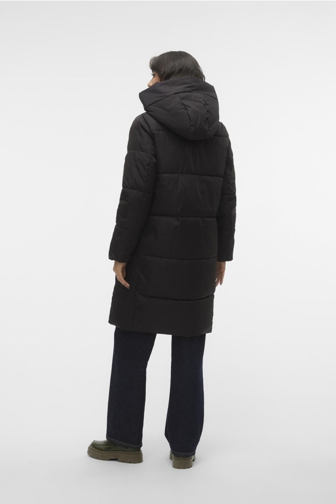Vero Moda zwarte dames jas | Model achteraanzicht