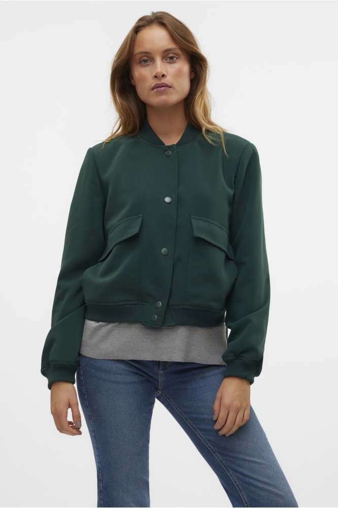 Vero Moda groene dames jas | Model vooraanzicht