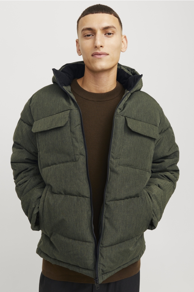Jack & Jones groene heren jas | Model vooraanzicht