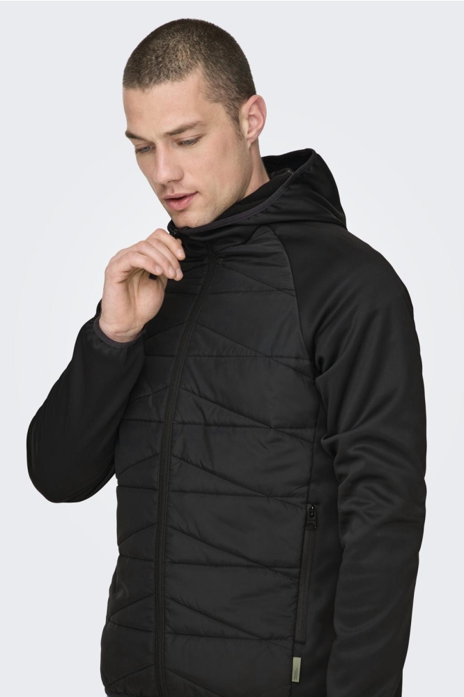 Only & Sons zwarte heren jas | Model vooraanzicht