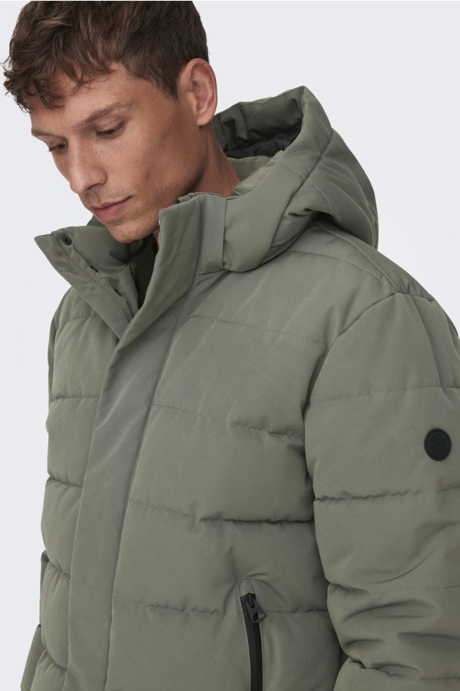 Only & Sons groene heren jas | Model zijaanzicht