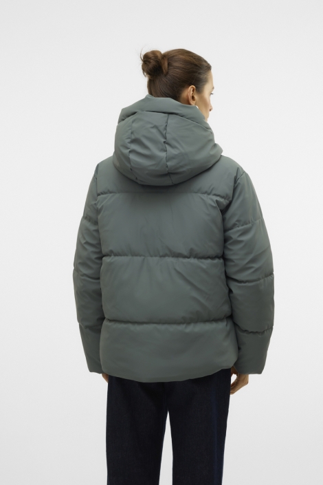 Vero Moda groene dames jas | Model achteraanzicht