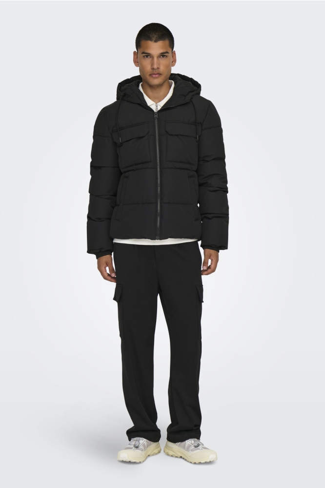 Only & Sons zwarte heren jas | Model vooraanzicht