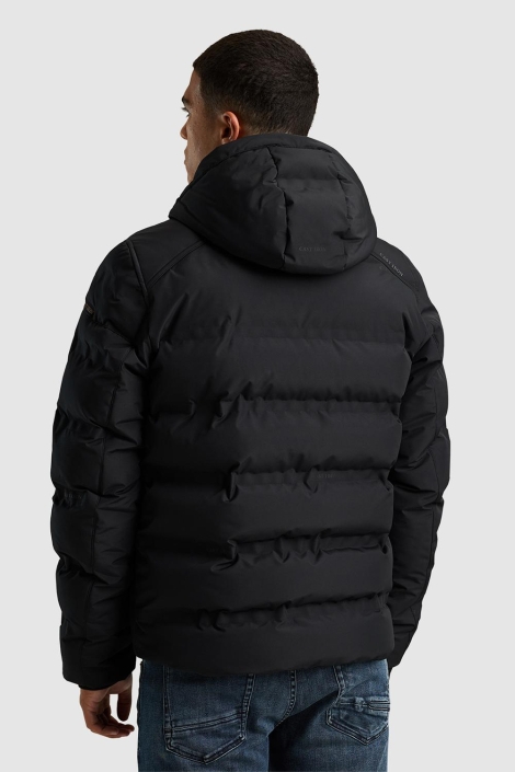 Cast Iron zwarte heren jas | Model achteraanzicht