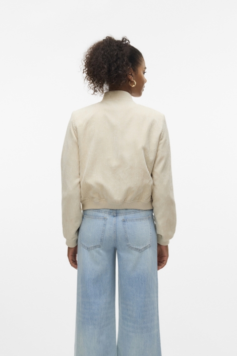 Vero Moda beige dames jas | Model achteraanzicht