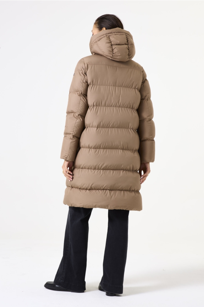 Garcia taupe dames jas | Model achteraanzicht