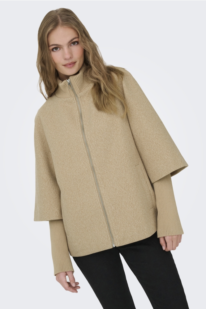 Jacqueline de Yong camel dames jas | Model