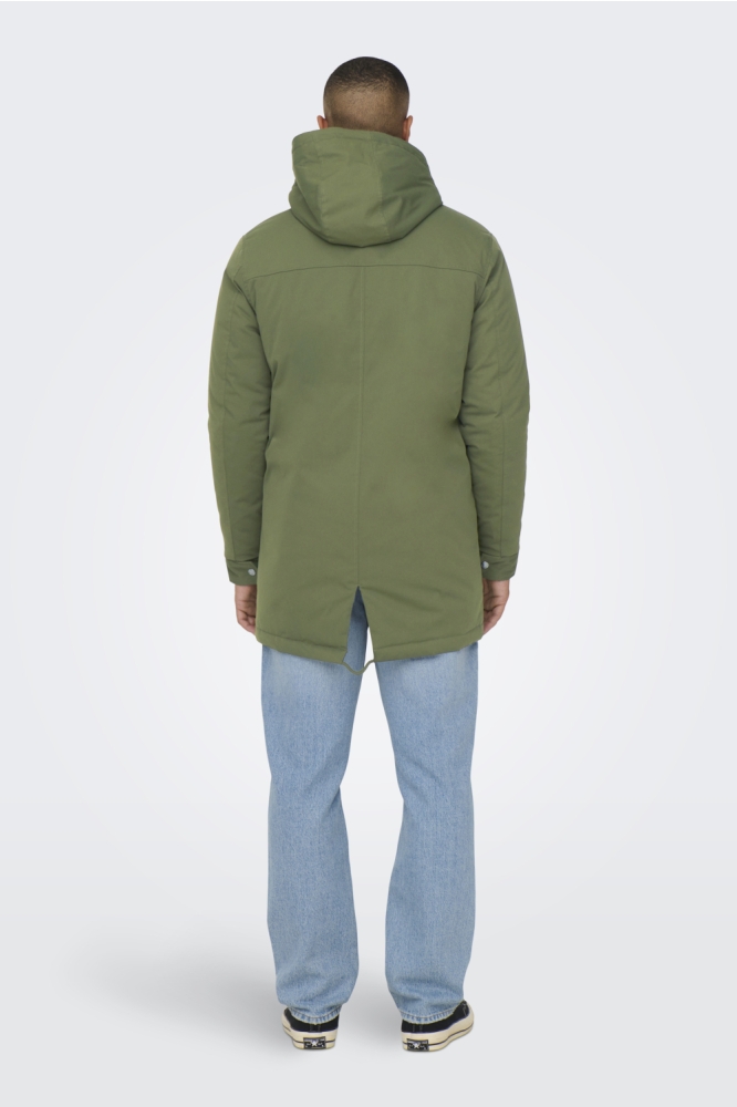 Only & Sons groene heren jas | Model achteraanzicht