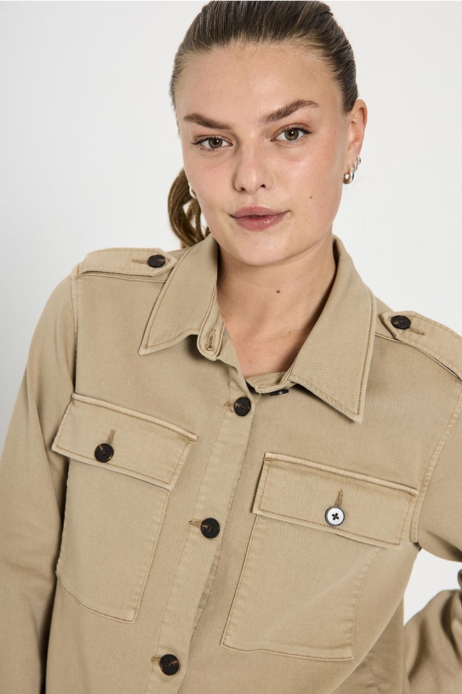 Freequent camel dames jas | Close up