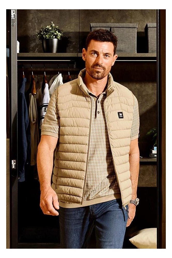 Vanguard beige heren jas | Sfeerbeeld, In situatie