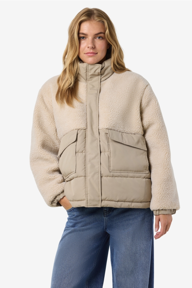 Noisy may beige dames jas | Model vooraanzicht