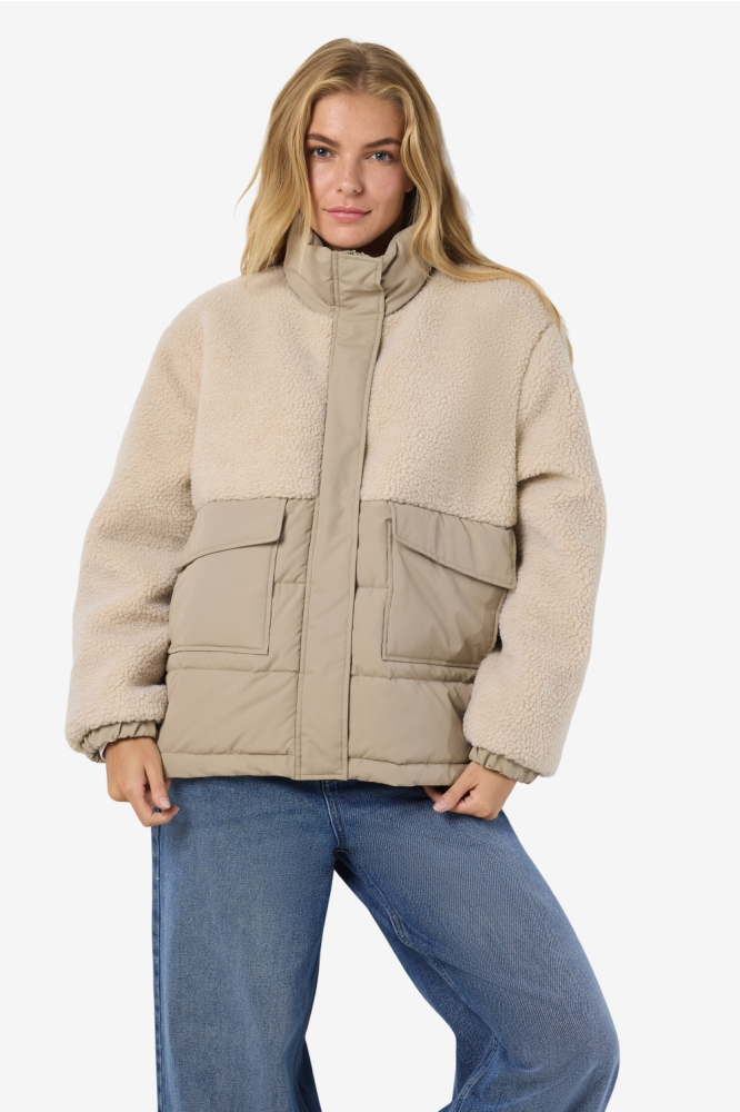 Noisy may beige dames jas | Model vooraanzicht