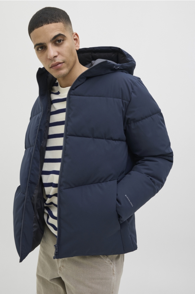 Jack & Jones blauwe heren jas | Model zijaanzicht