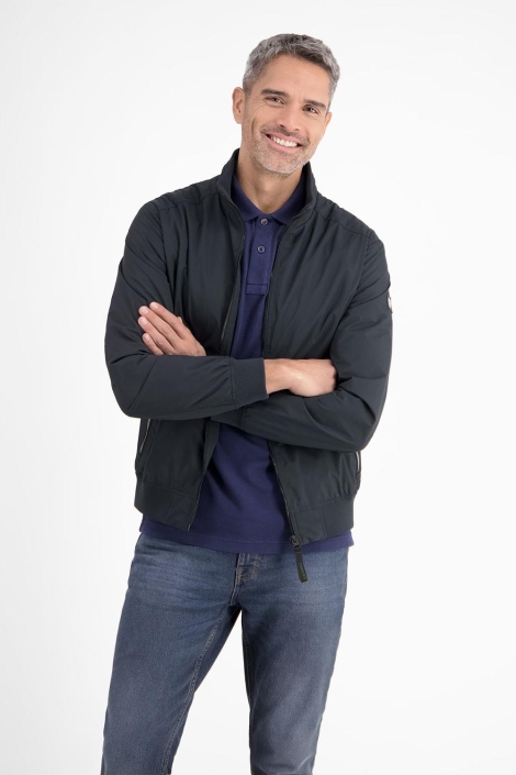 Lerros blauwe heren jas | Model vooraanzicht