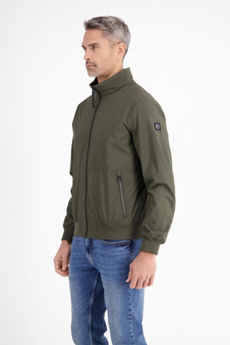 Lerros groene heren jas | Model zijaanzicht