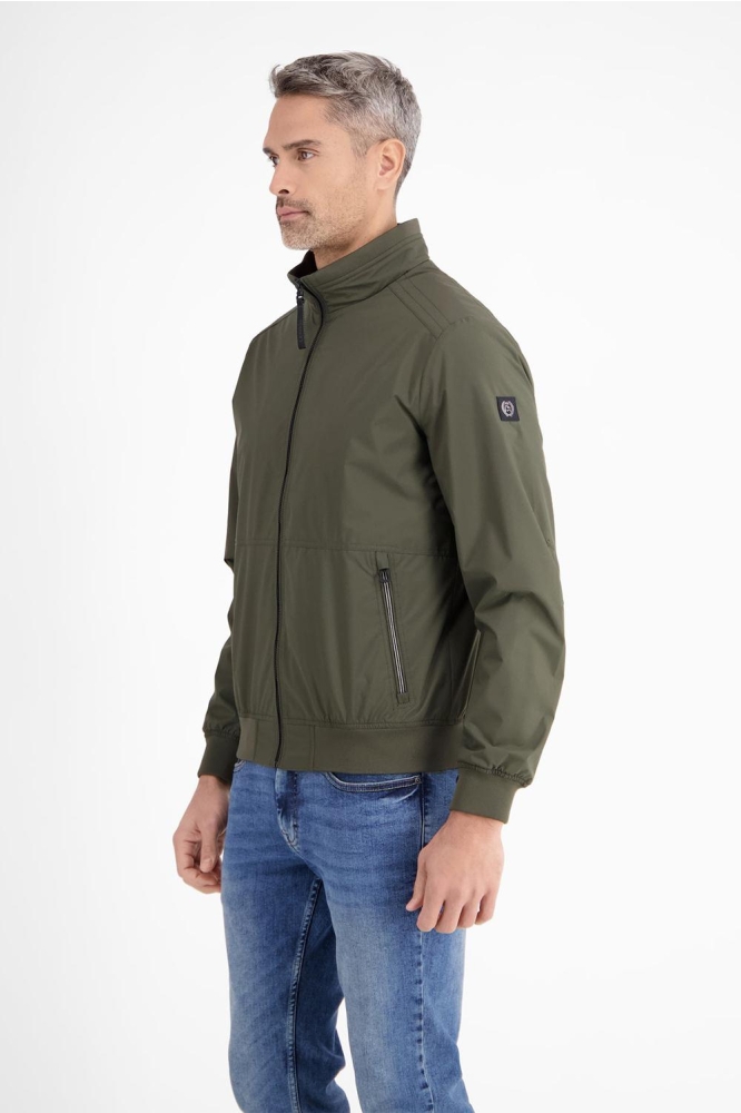 Lerros groene heren jas | Model zijaanzicht