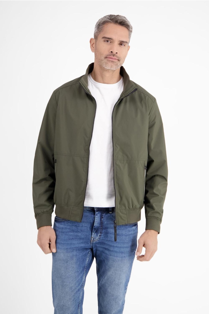 Lerros groene heren jas | Model vooraanzicht