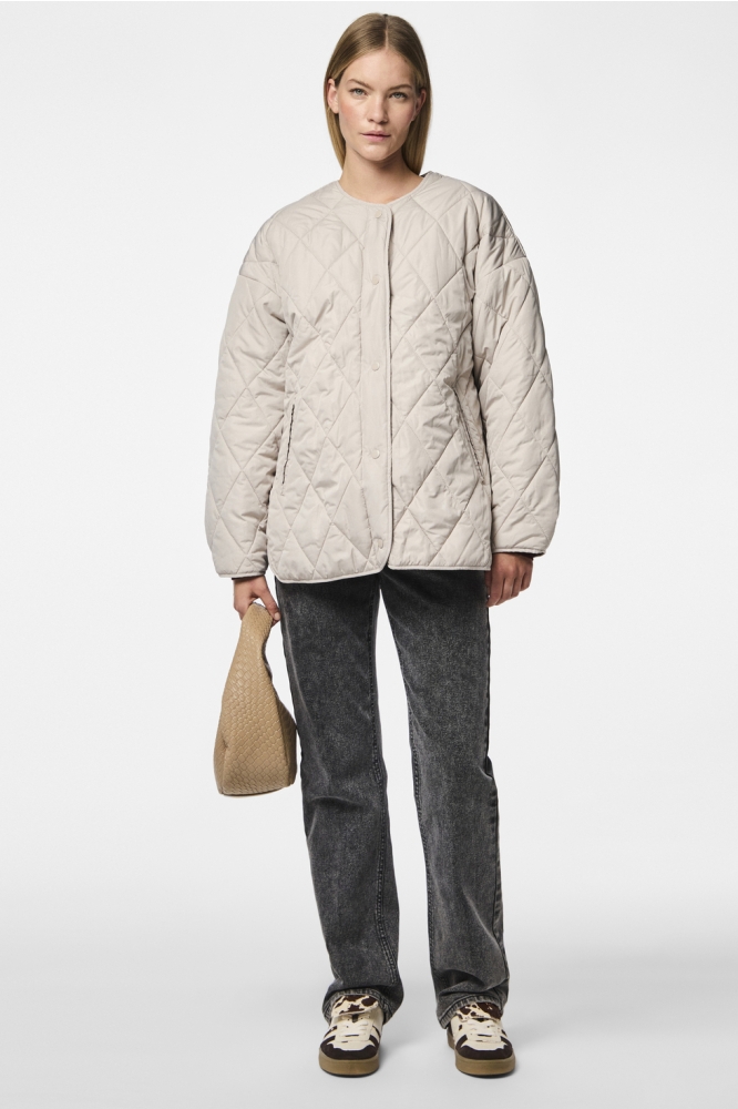Pieces beige dames jas | Model vooraanzicht