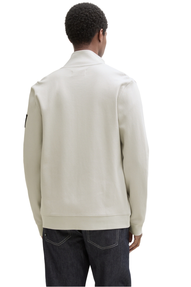 Tom Tailor grijze heren vest | Model achteraanzicht