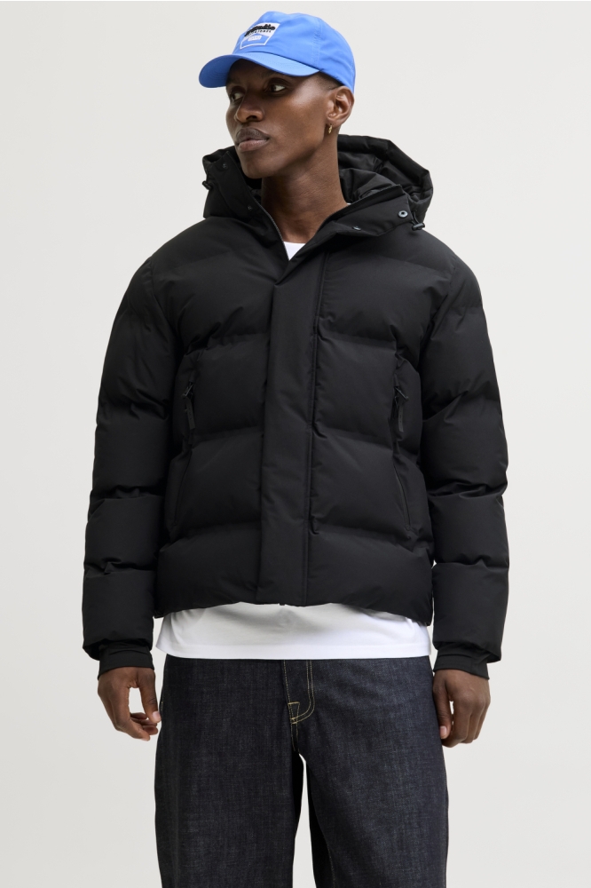 Jack & Jones zwarte heren jas | Model vooraanzicht