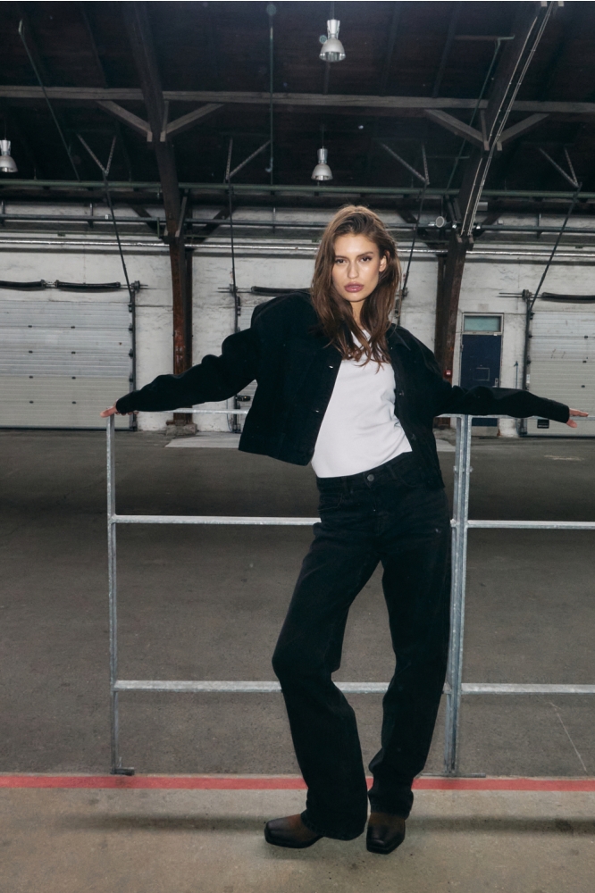 Noisy may zwarte dames jas | Sfeerbeeld, In situatie