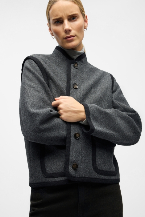 Object grijze dames jas | Model vooraanzicht