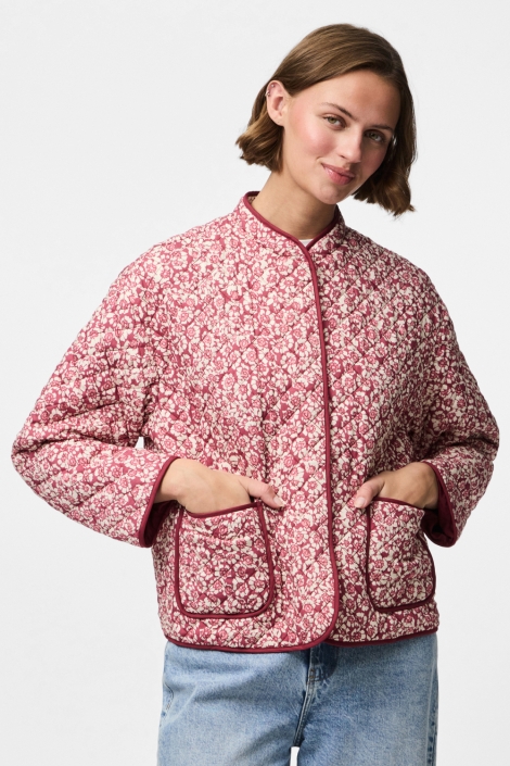 Pieces roze dames jas | Model vooraanzicht