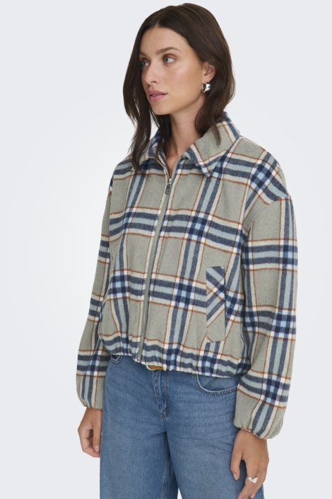 Only grijze dames jas | Model vooraanzicht