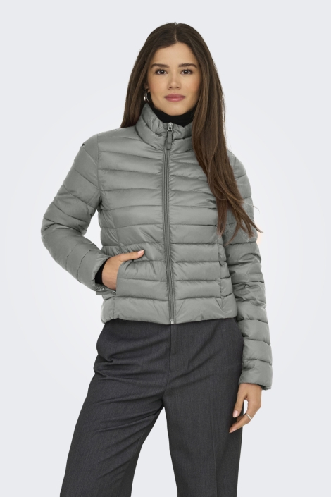 Only groene dames jas | Model vooraanzicht