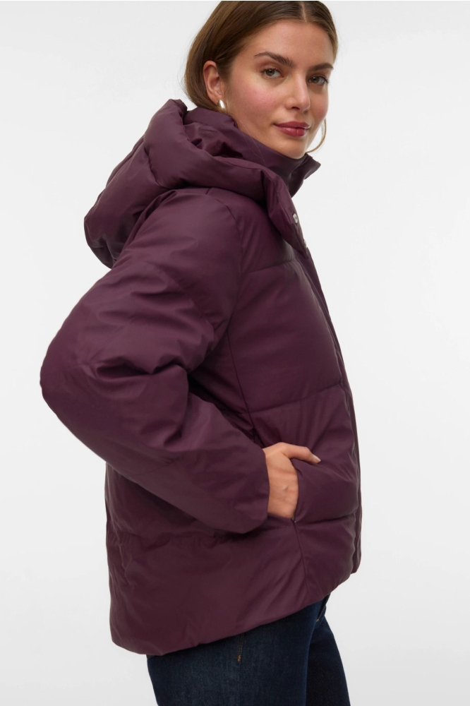 Vero Moda bordeaux dames jas | Model zijaanzicht