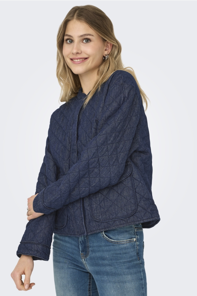 Only blauwe dames jas | Model vooraanzicht