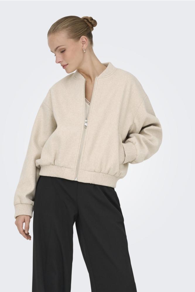 Only beige dames jas | Model vooraanzicht