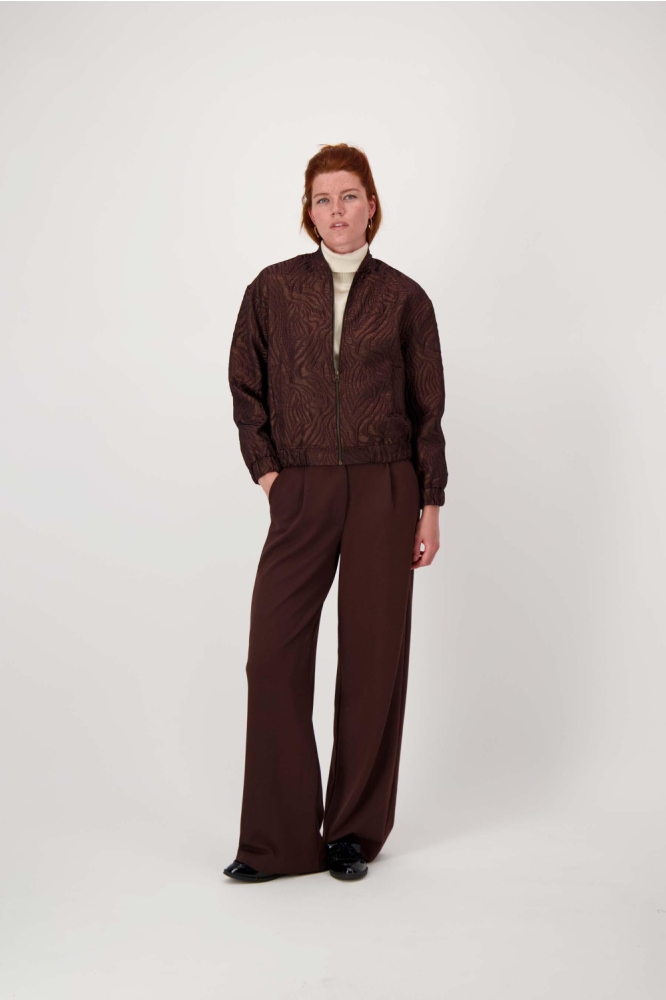 Zusss bruine dames jas | Model vooraanzicht