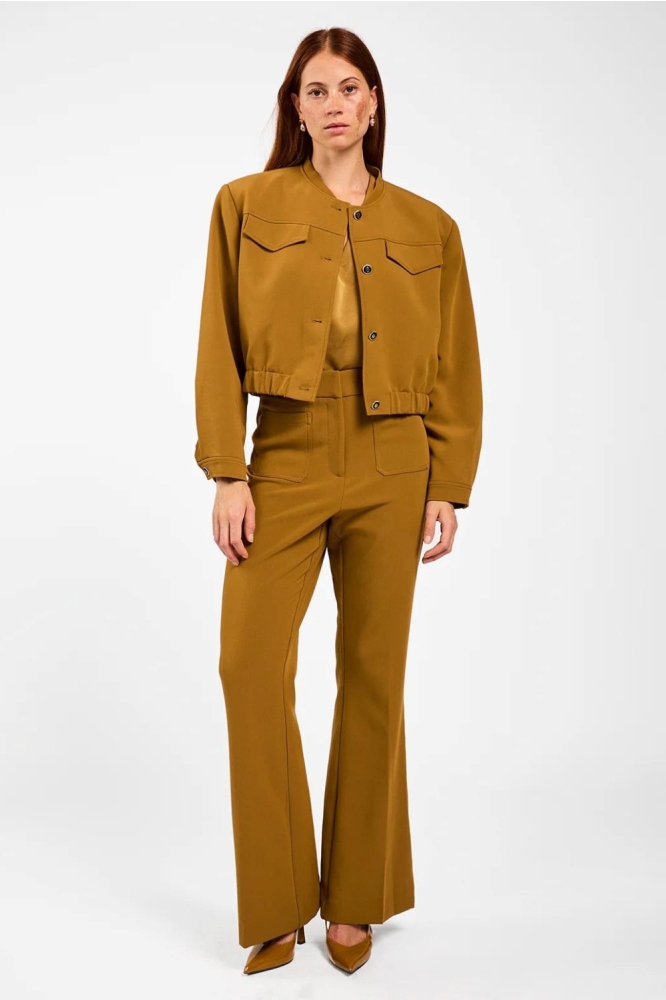 Aaiko camel dames blouse | Model