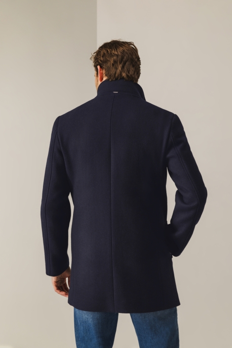 State of Art blauwe heren jas | Model achteraanzicht
