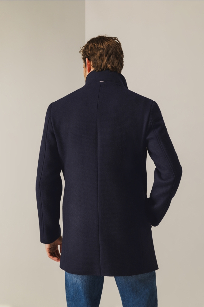 State of Art blauwe heren jas | Model achteraanzicht