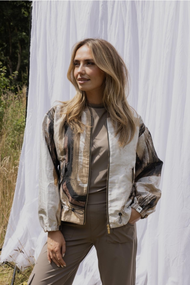 Kimara multi color dames jas | Model vooraanzicht