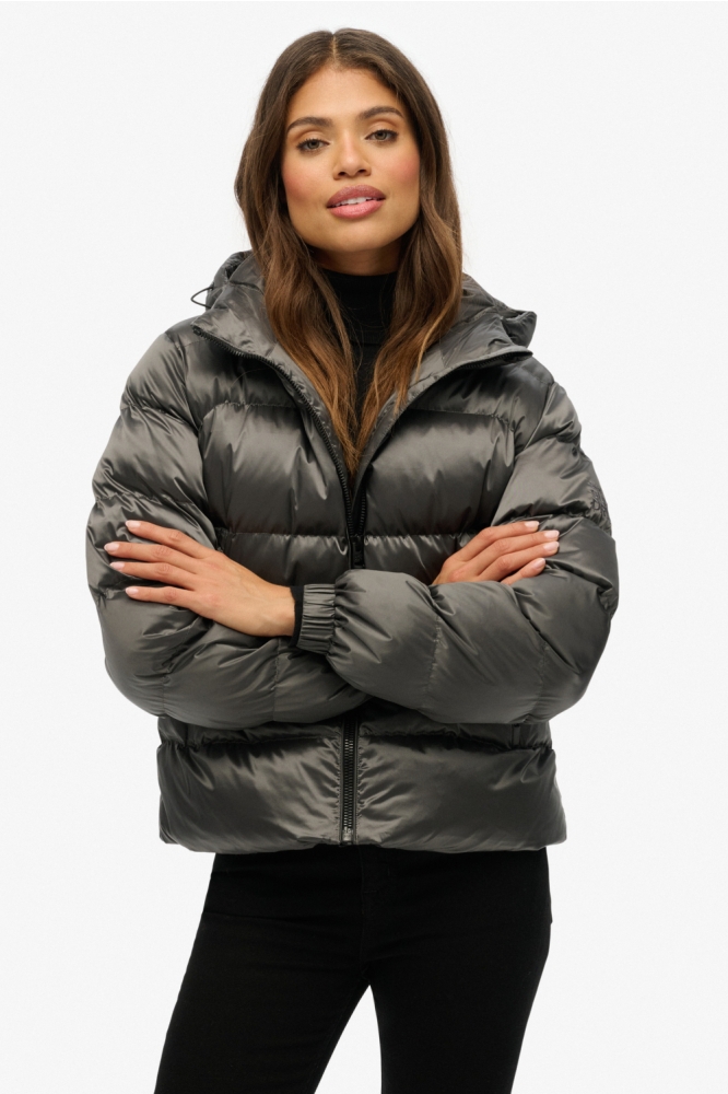 Superdry zwarte dames jas | Model vooraanzicht