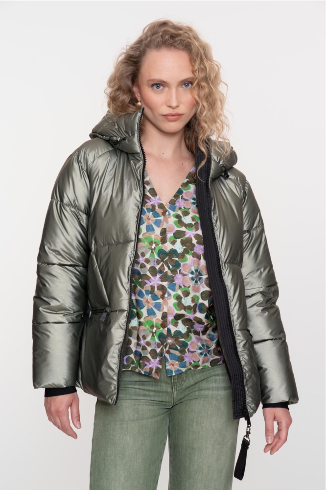 Geisha groene dames jas | Model vooraanzicht