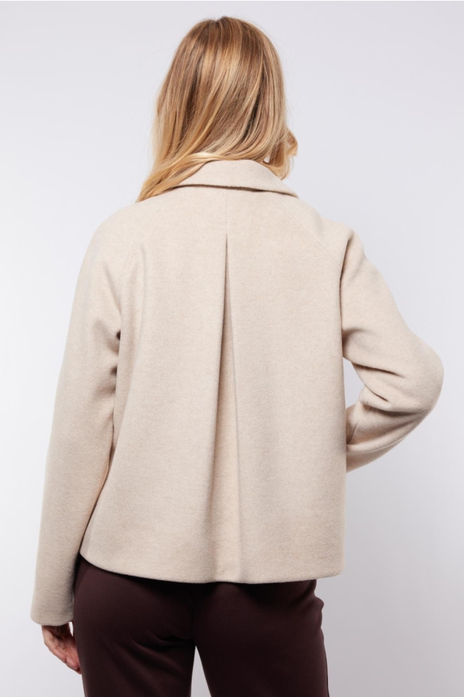 C&S The Label beige dames jas | Model achteraanzicht