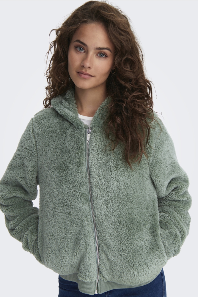Only groene dames jas | Model vooraanzicht