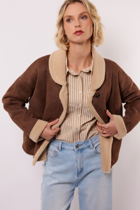 Fluresk bruine dames jas | Model vooraanzicht