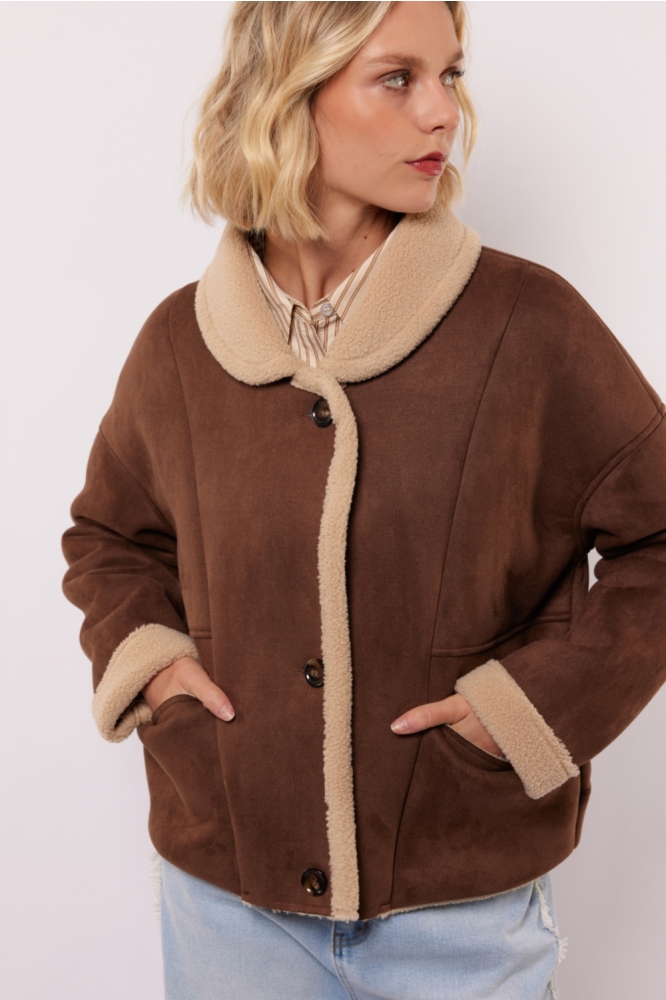 Fluresk bruine dames jas | Model vooraanzicht