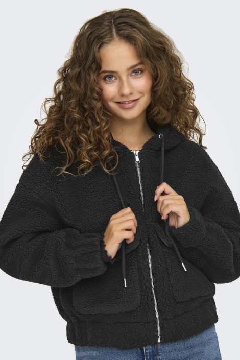 Only zwarte dames jas | Model vooraanzicht