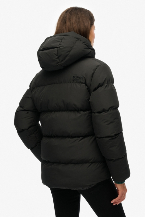 Superdry zwarte dames jas | Model achteraanzicht