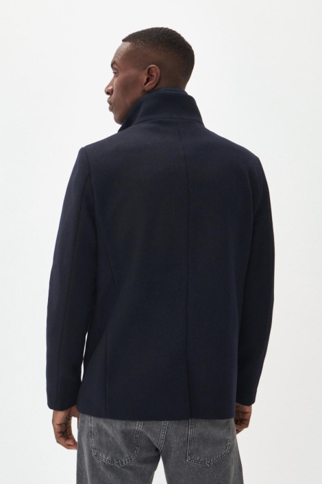 Matinique blauwe heren jas | Model achteraanzicht