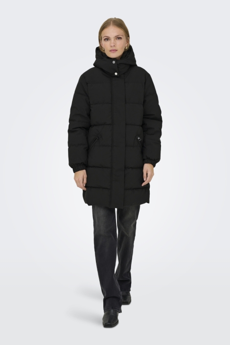 Jacqueline de Yong zwarte dames jas | Model vooraanzicht